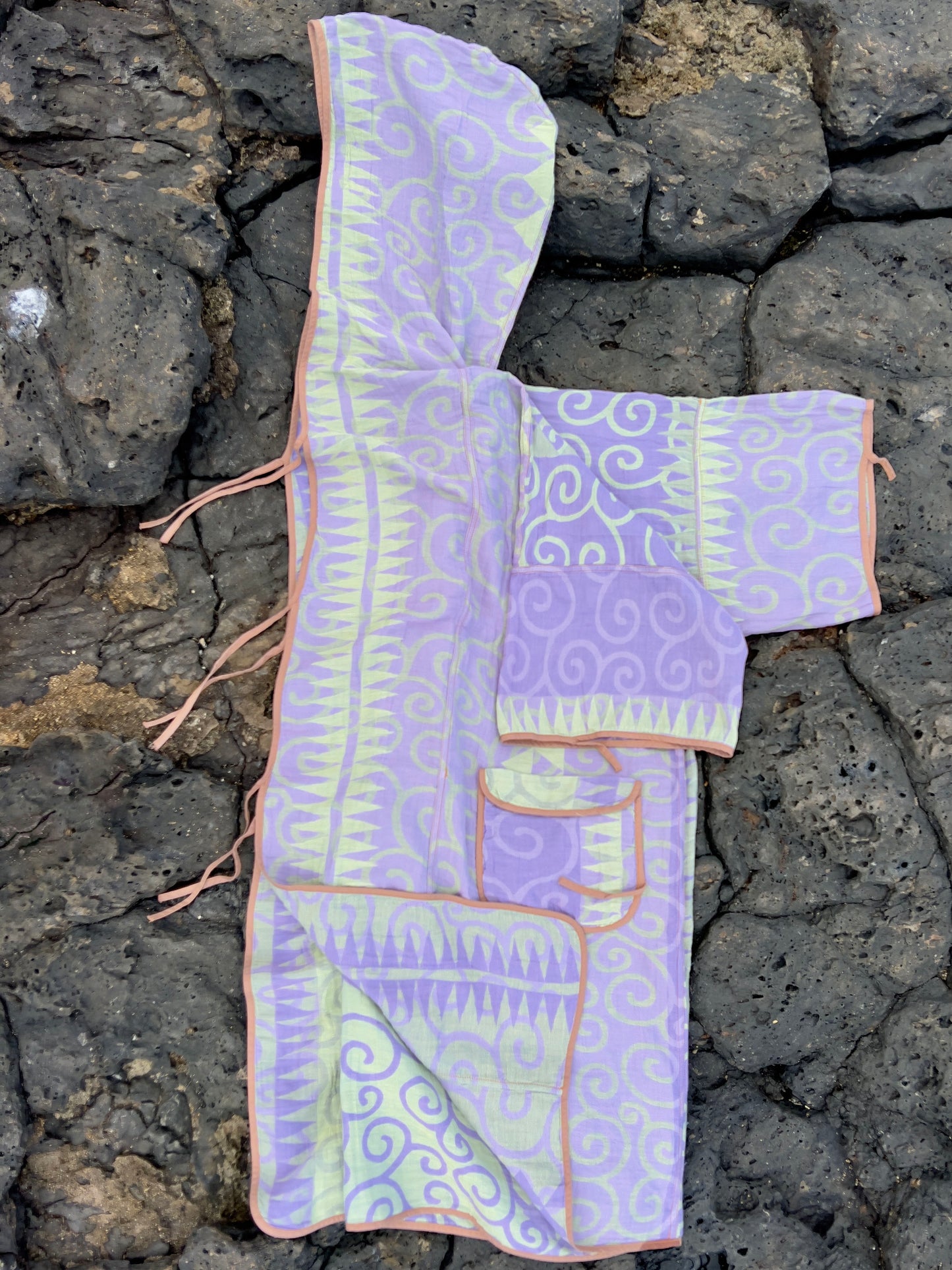 Swirl Purple/Emerald Beach Robe in a Whale Shape Bag