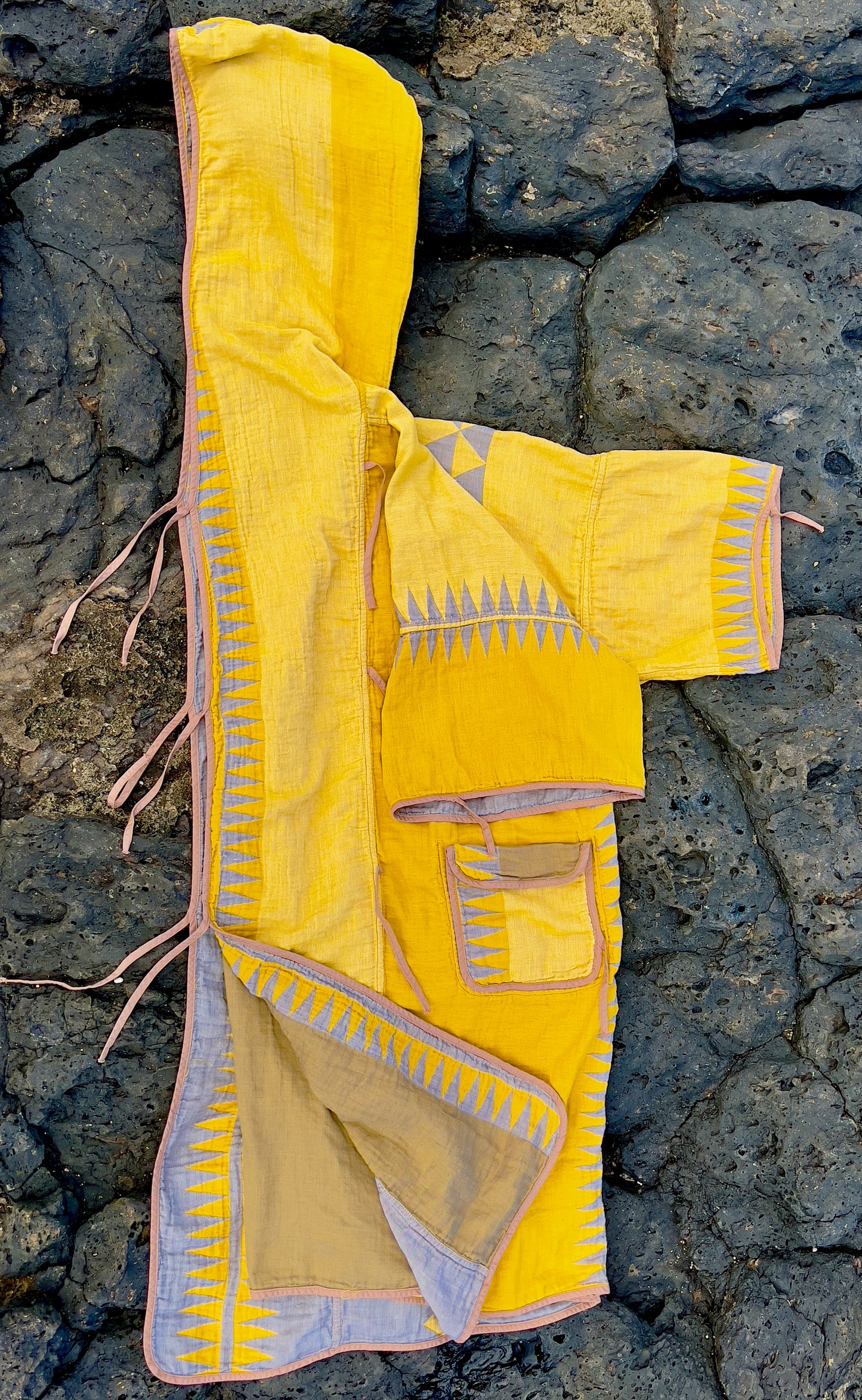 Traditional Yellow/Gray Beach Robe in a Whale Shape Bag