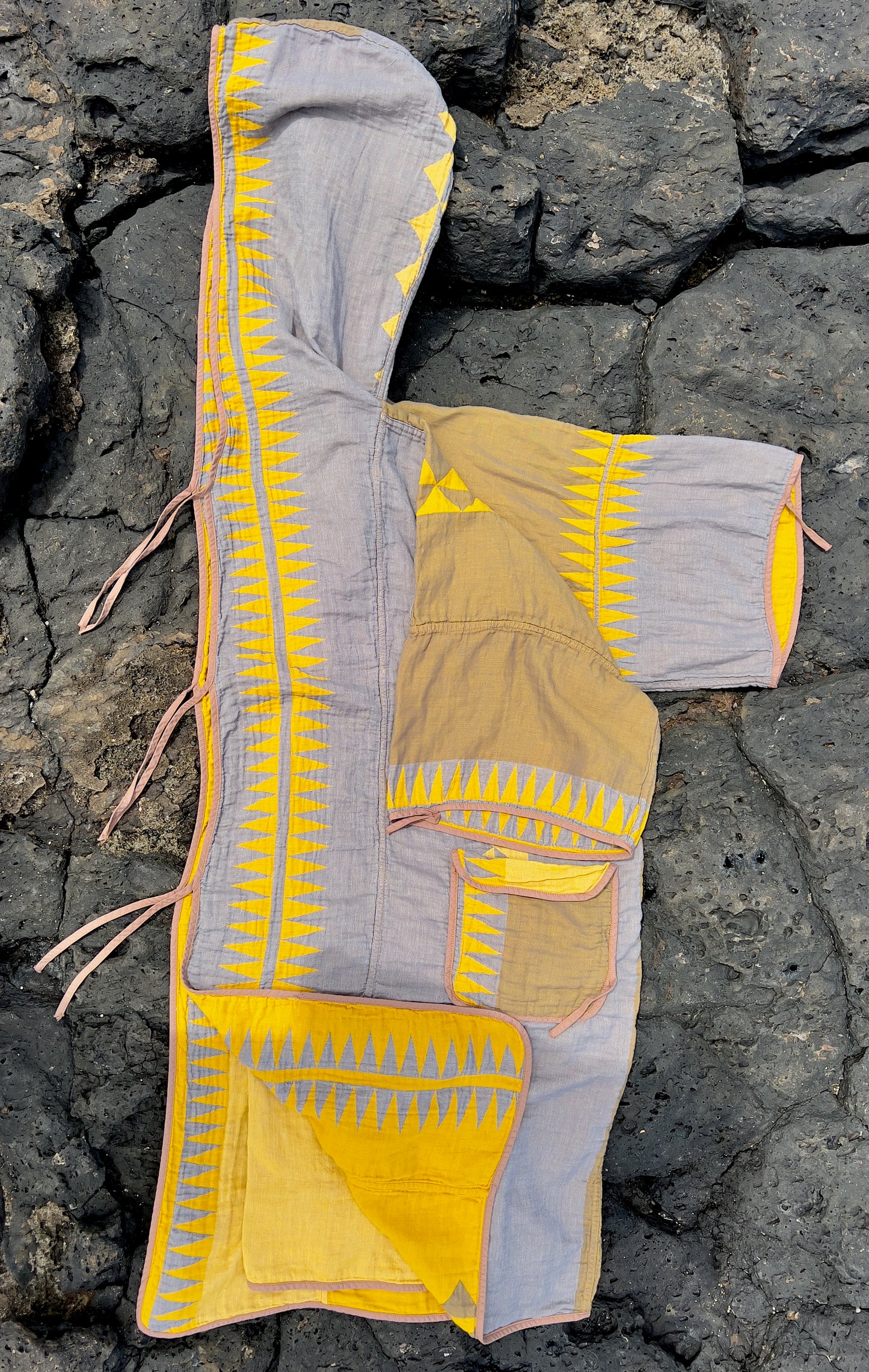 Traditional Yellow/Gray Beach Robe in a Whale Shape Bag