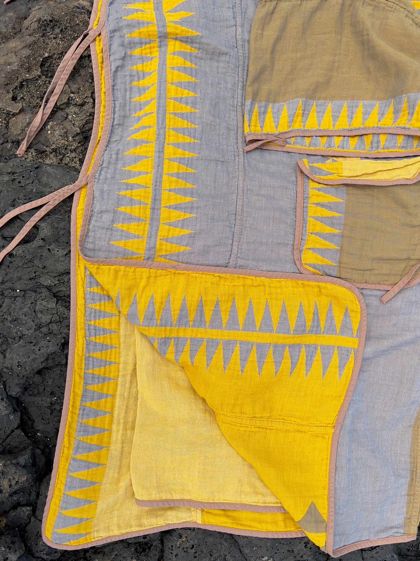 Traditional Yellow/Gray Beach Robe in a Whale Shape Bag